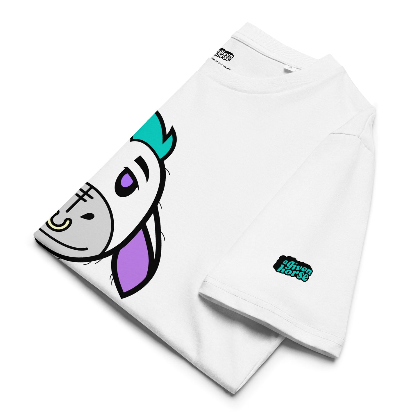 Wit T-Shirt met een afbeelding van Iejoor, ontwerp door De Zwarte Markt en verkrijgbaar bij cadeauwinkel 'A Given Horse'. Gevouwen.