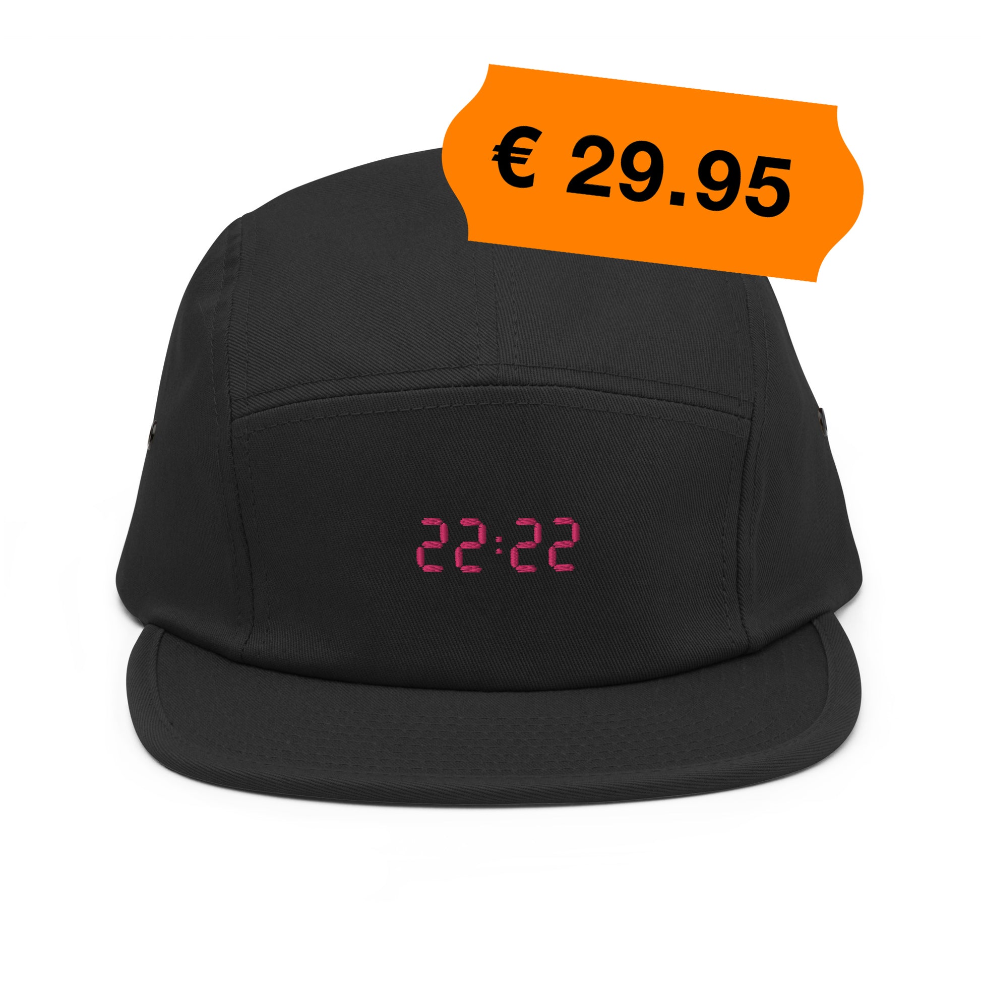 Zwarte 5-panel pet met de tekst '22:22', ontwerp door Matzwart en verkrijgbaar bij cadeauwinkel 'A Given Horse'. Voorkant, prijs.