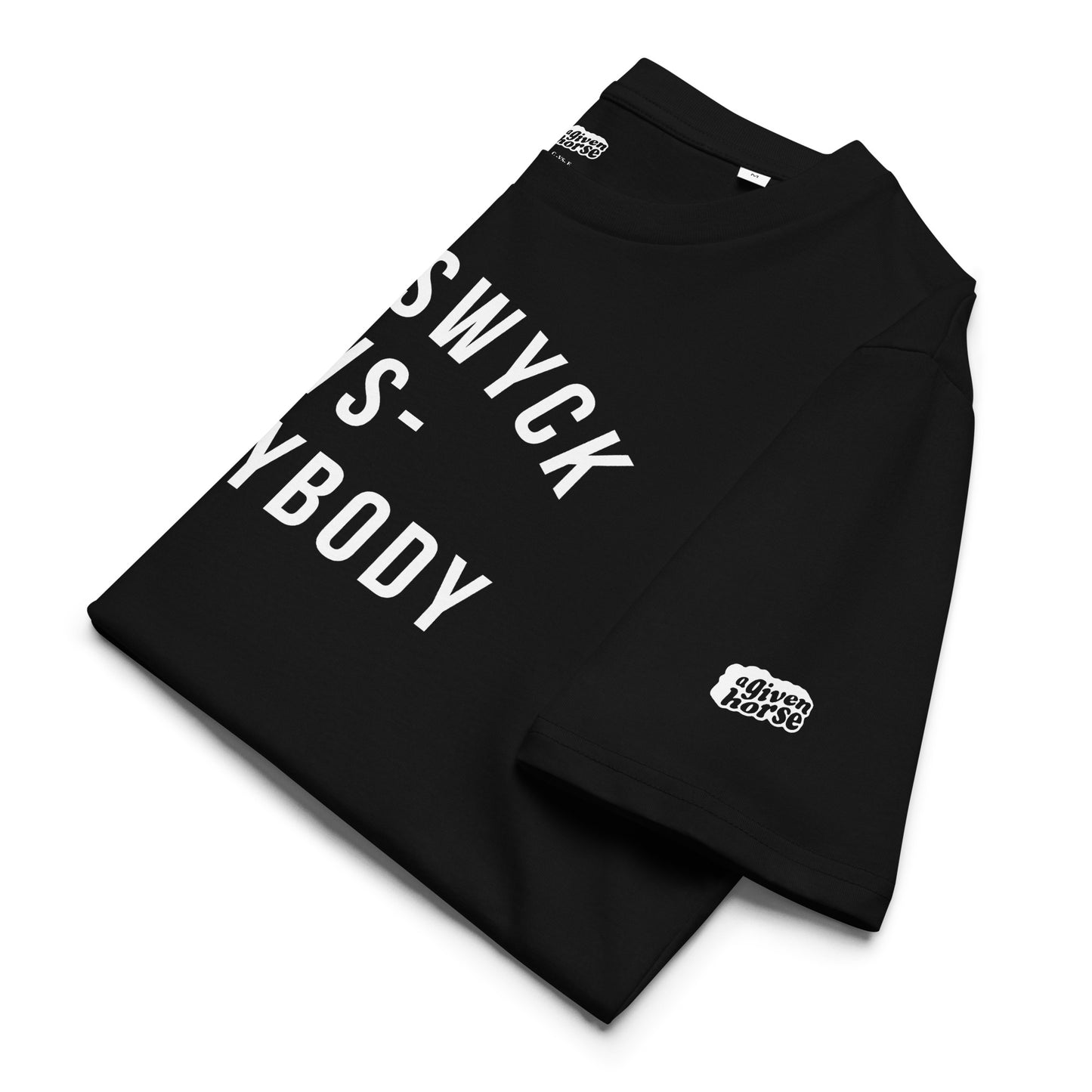 Zwart T-Shirt met de tekst 'Crooswyck -VS- Everybody', ontwerp door Matzwart en verkrijgbaar bij cadeauwinkel 'A Given Horse'. Gevouwen.