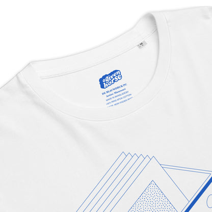 Wit T-Shirt met het 'De Blauwdruk' logo, ontwerp door Matzwart en verkrijgbaar bij cadeauwinkel 'A Given Horse'. Detail.