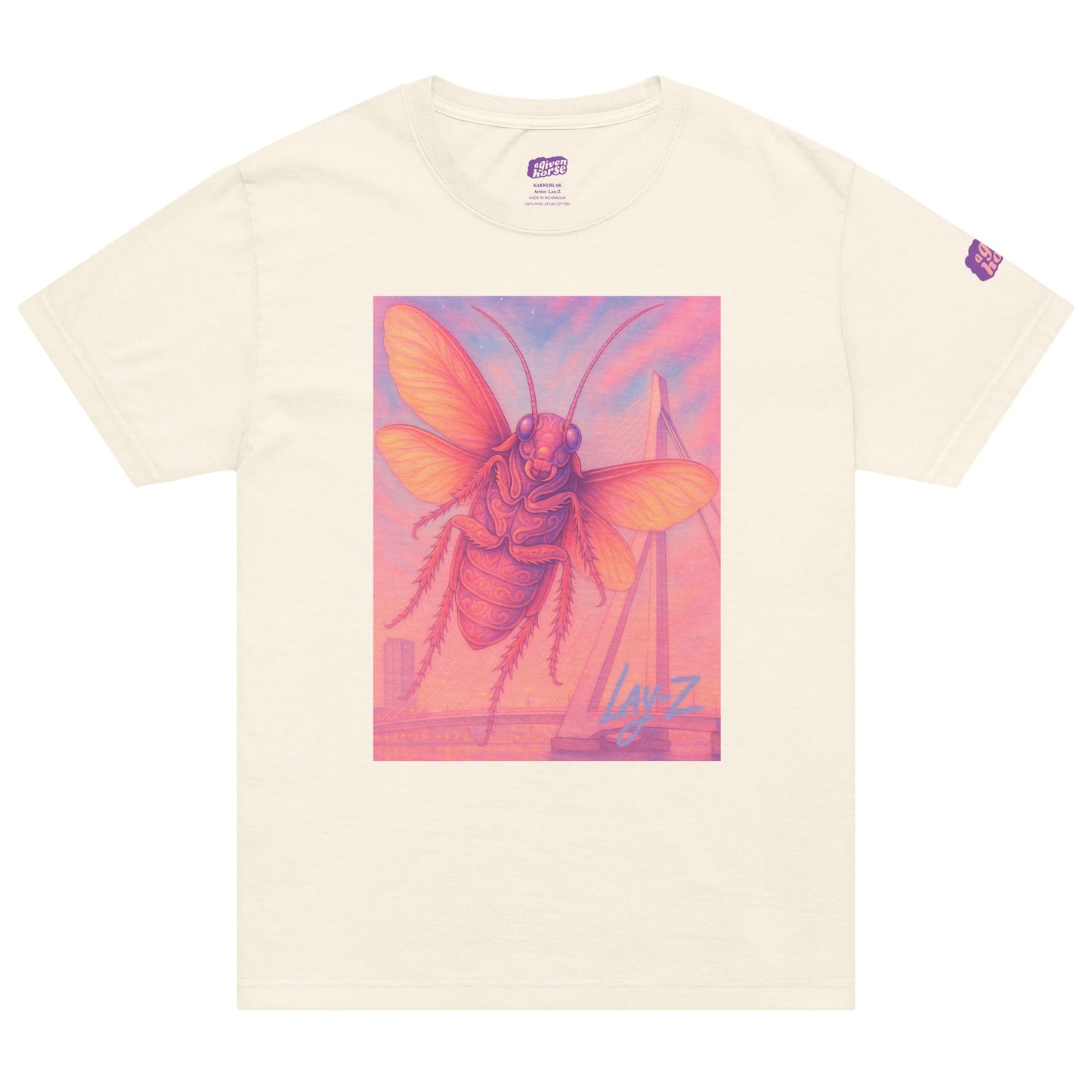 Wit T-Shirt met een afbeelding van een kakkerlak voor de Erasmusbrug, ontwerp door Lay-Z en verkrijgbaar bij cadeauwinkel 'A Given Horse'. Voorkant.