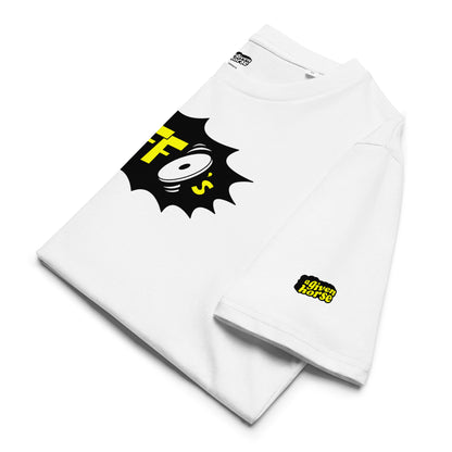 Wit T-Shirt met het Niffo's logo, ontwerp door De Zwarte Markt en verkrijgbaar bij cadeauwinkel 'A Given Horse'. Gevouwen.