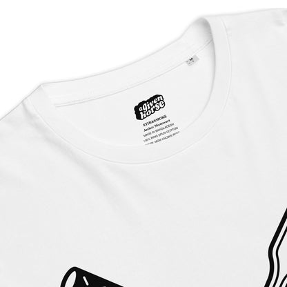 Wit T-Shirt met een afbeelding van een roerstaaf en een sigaret, ontwerp door Matzwart en verkrijgbaar bij cadeauwinkel 'A Given Horse'. Detail.